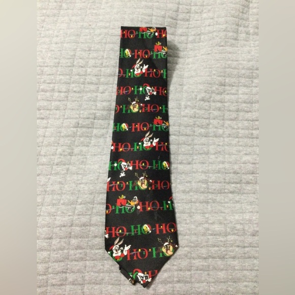 Lot of 4 Cartoon Christmas Ties Disney and Looney Tunes - Picture 2 of 13